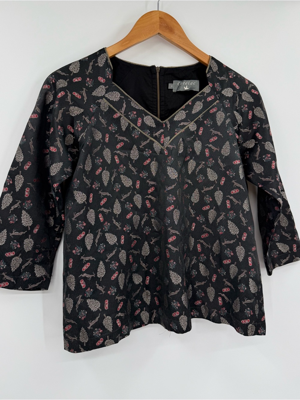 Cotelac Printed V-Neck Blouse | Black | Size 0 (XS)
